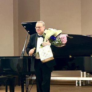 Концерт известного пианиста СЕРГЕЯ ТЕРЕХОВА с успехом прошел в ЖДШИ № 1